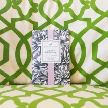 Далія та Білий Мускус (Dahlia White Musk)